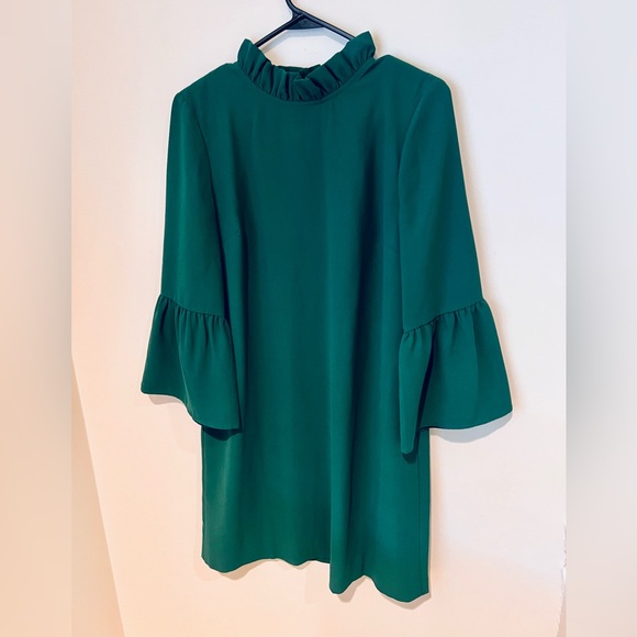 J. Crew Dresses & Skirts - J. Crew Ruffle Neck shift dress in 365 Crepe Kelly Green